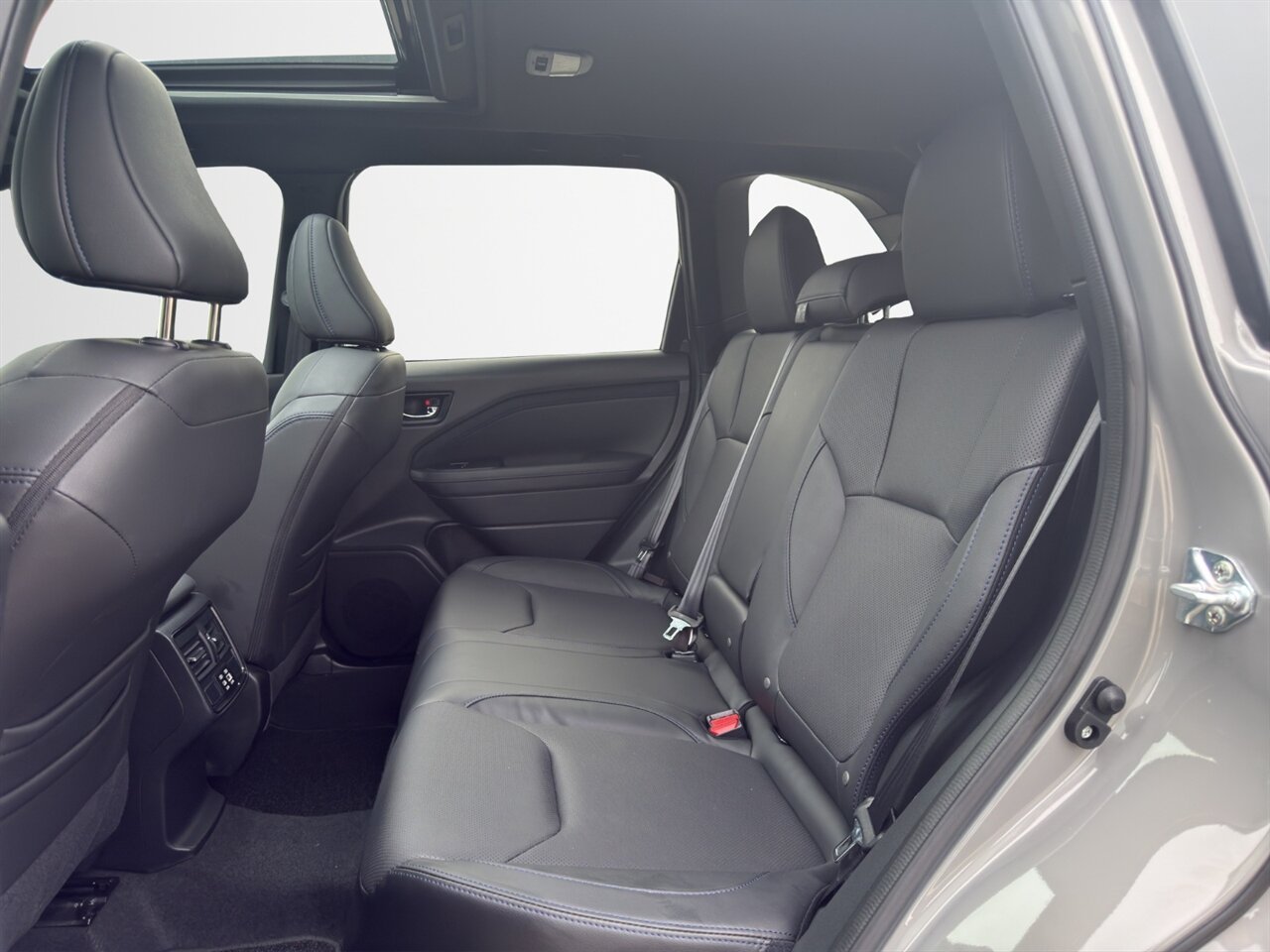 2025 Subaru Forester Limited  Comfortable Daily Driver with Push-to- start, Updated Interior Specs, Fun Exterior Color, AWD!! - Photo 7 - Post Falls, ID 83854