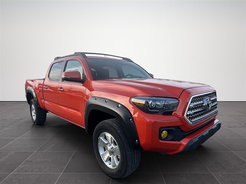 2016 Toyota Tacoma SR5's photo