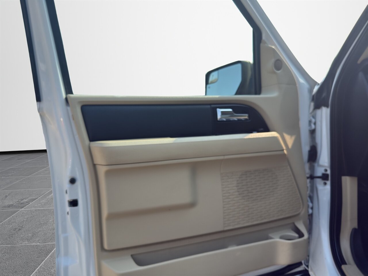 2015 Ford Expedition XL Fleet  2 Rows of Seating, 4x4, Amazing Shape! - Photo 8 - Post Falls, ID 83854