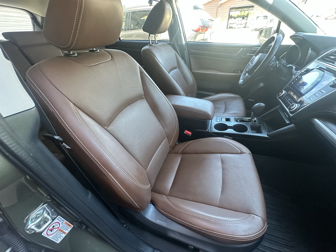 2019 Subaru Outback 2.5i Touring. Super Subaru! Great Shape! 25 Service Records According to Carfax! - Photo 8 - Post Falls, ID 83854