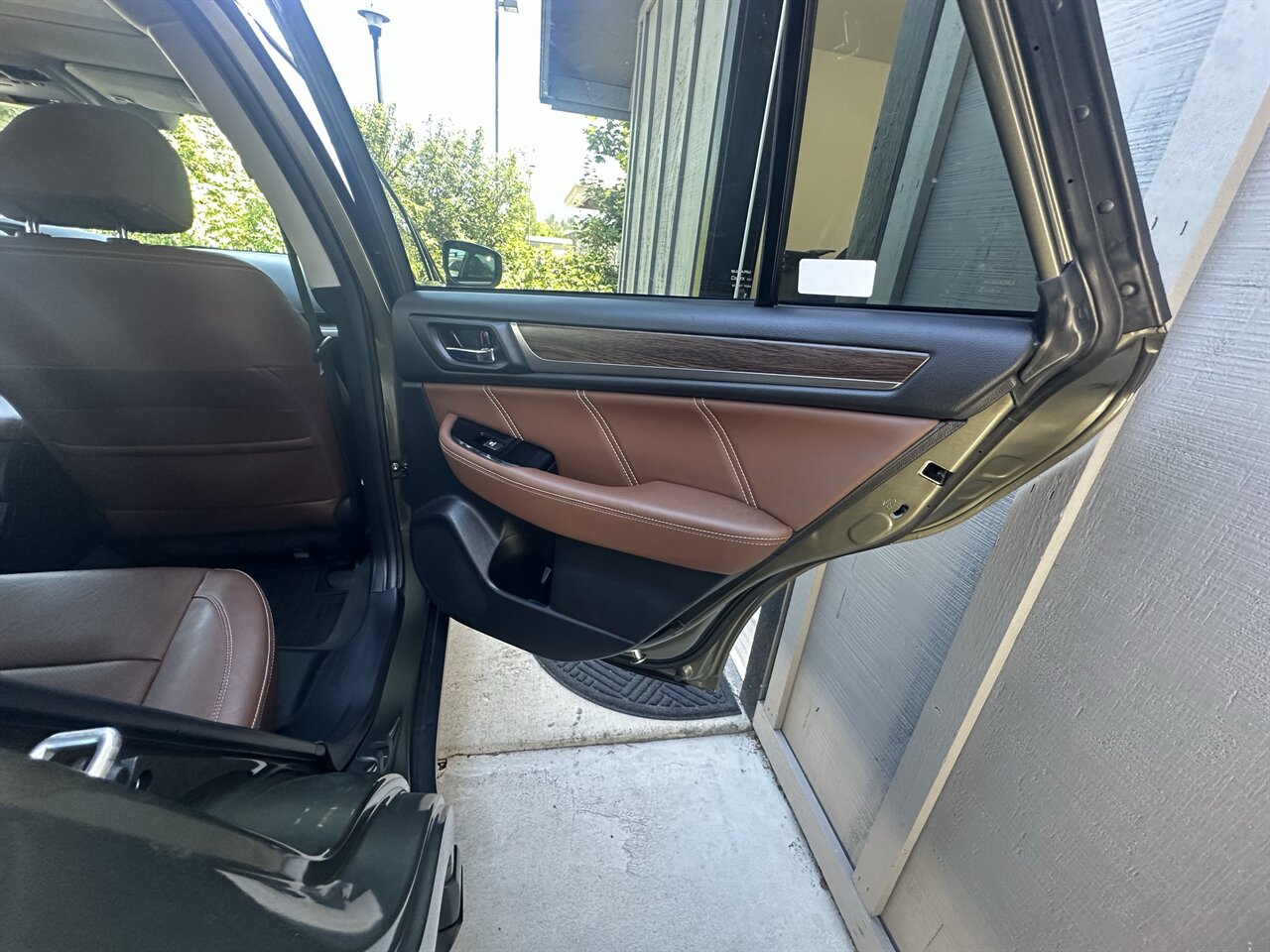 2019 Subaru Outback 2.5i Touring. Super Subaru! Great Shape! 25 Service Records According to Carfax! - Photo 10 - Post Falls, ID 83854