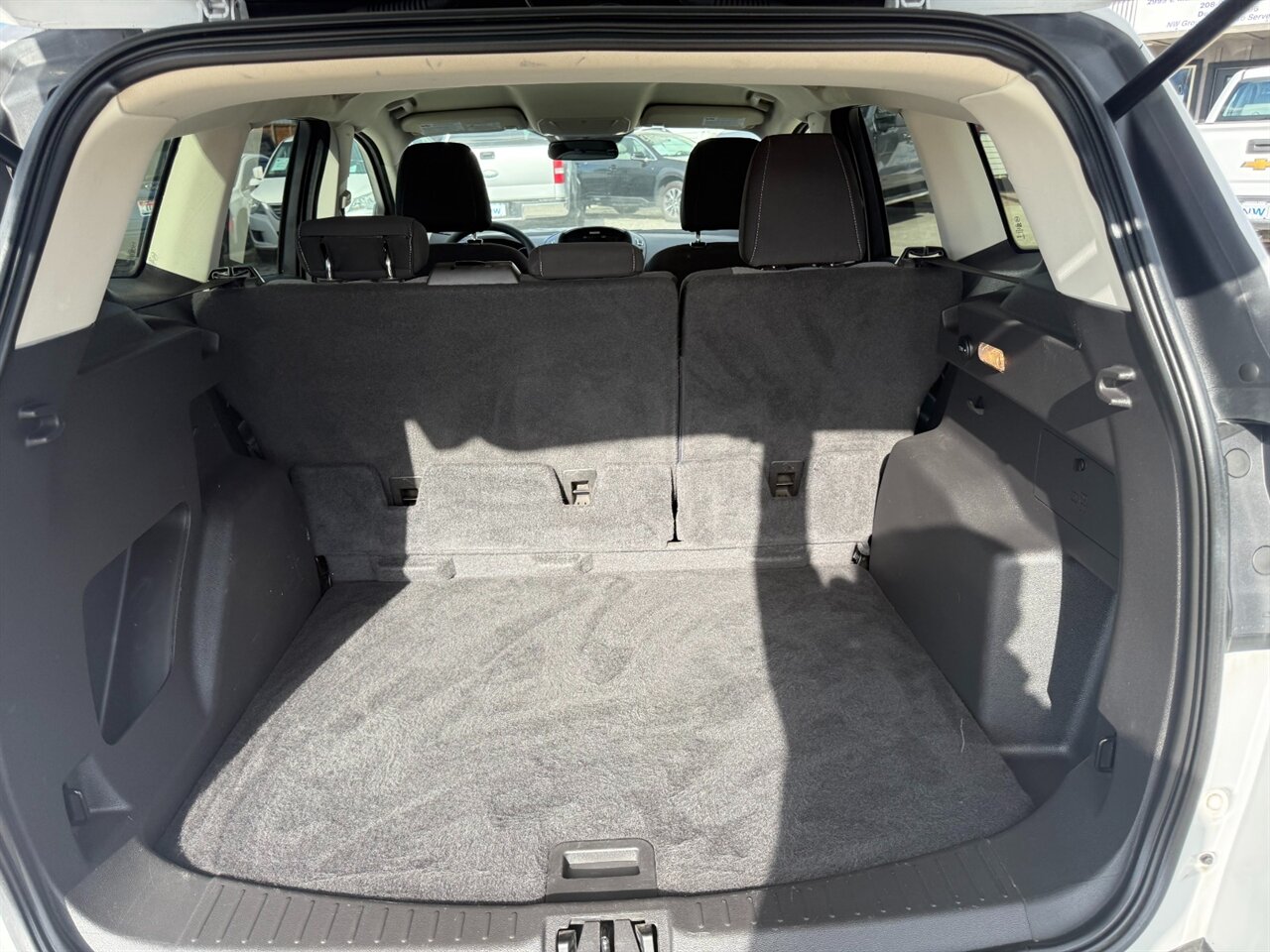 2017 Ford Escape SE New Tires! 46k miles, AWD, Very Good Shape! - Photo 8 - Post Falls, ID 83854