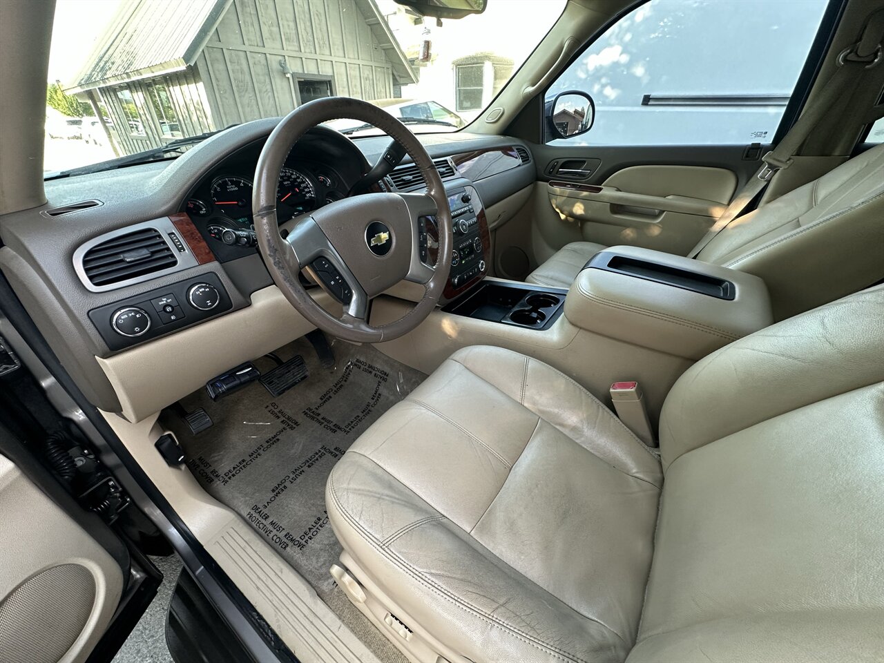 2012 Chevrolet Suburban LT - Photo 5 - Post Falls, ID 83854