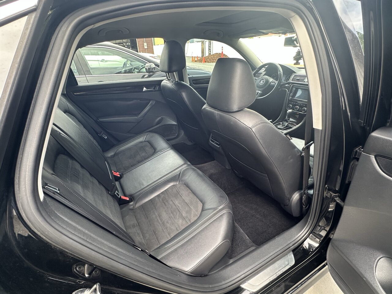 2014 Volkswagen Passat 2.0L TDI SEL Premium - Photo 10 - Post Falls, ID 83854