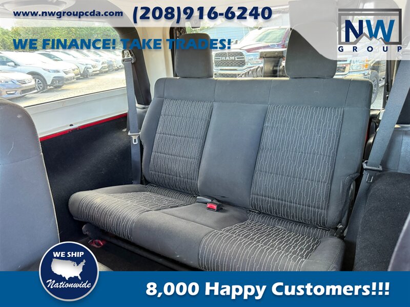 2012 Jeep Wrangler Rubicon  ,Clean Title, Low Miles, Manual!!! - Photo 13 - Post Falls, ID 83854