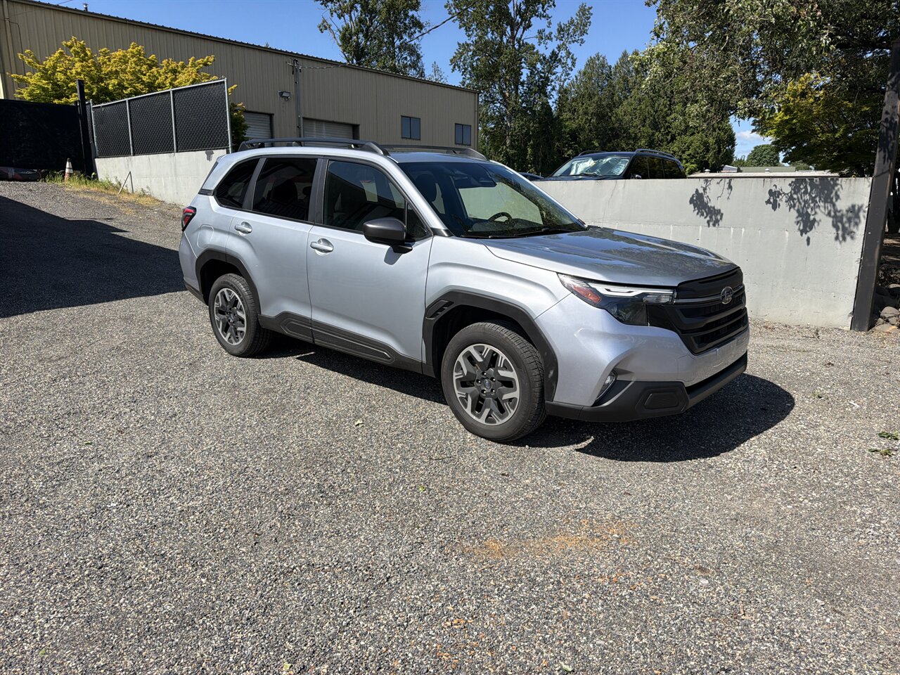 2025 Subaru Forester Premium, Sunroof, Blind spot detection - Photo 2 - Post Falls, ID 83854