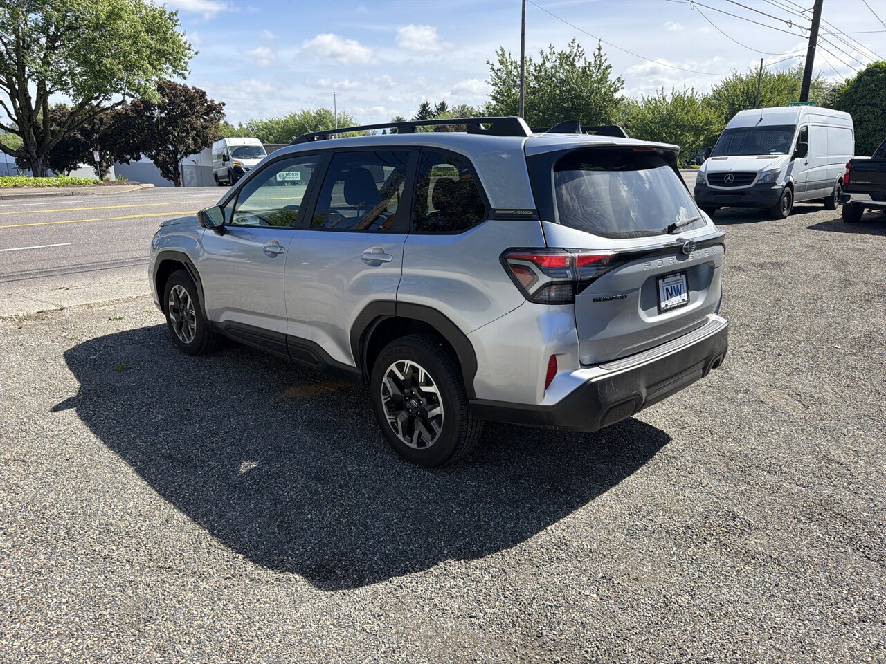 2025 Subaru Forester Premium, Sunroof, Blind spot detection - Photo 4 - Post Falls, ID 83854