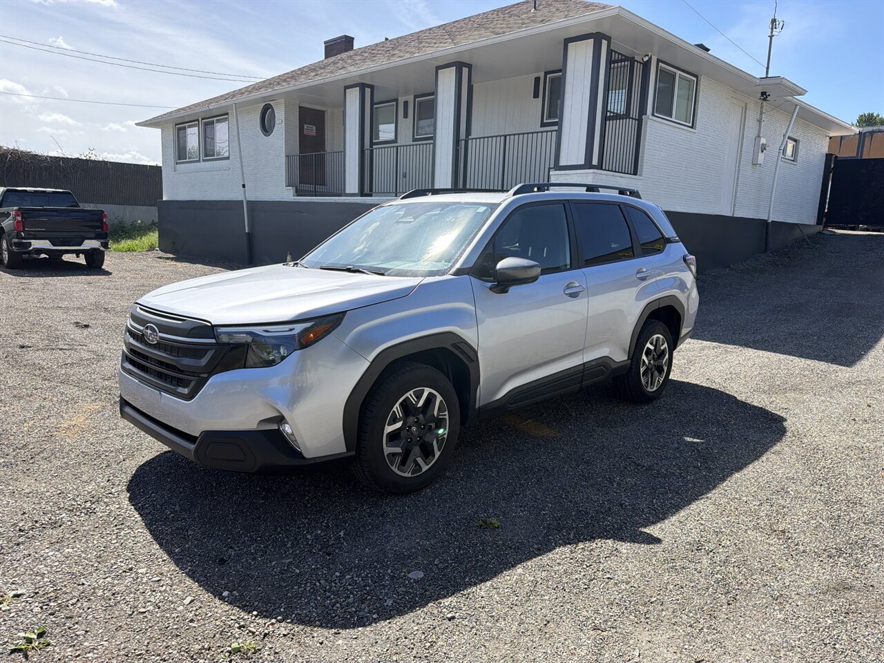 2025 Subaru Forester Premium, Sunroof, Blind spot detection - Photo 1 - Post Falls, ID 83854