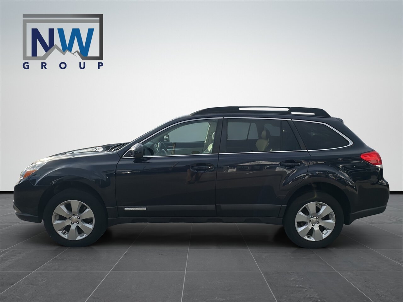 2012 Subaru Outback 2.5i Premium  AWD, Heated Seats, Amazing Shape! - Photo 4 - Post Falls, ID 83854