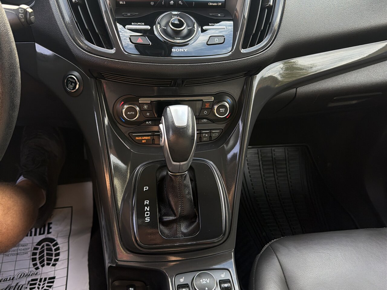 2015 Ford Escape Titanium Loaded SELF Parallel Parking & MORE - Photo 7 - Post Falls, ID 83854