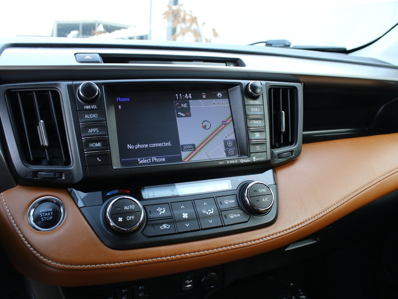 2016 Toyota RAV4 Limited. AWD, Super Clean Condition, Amazing Miles! - Photo 9 - Post Falls, ID 83854