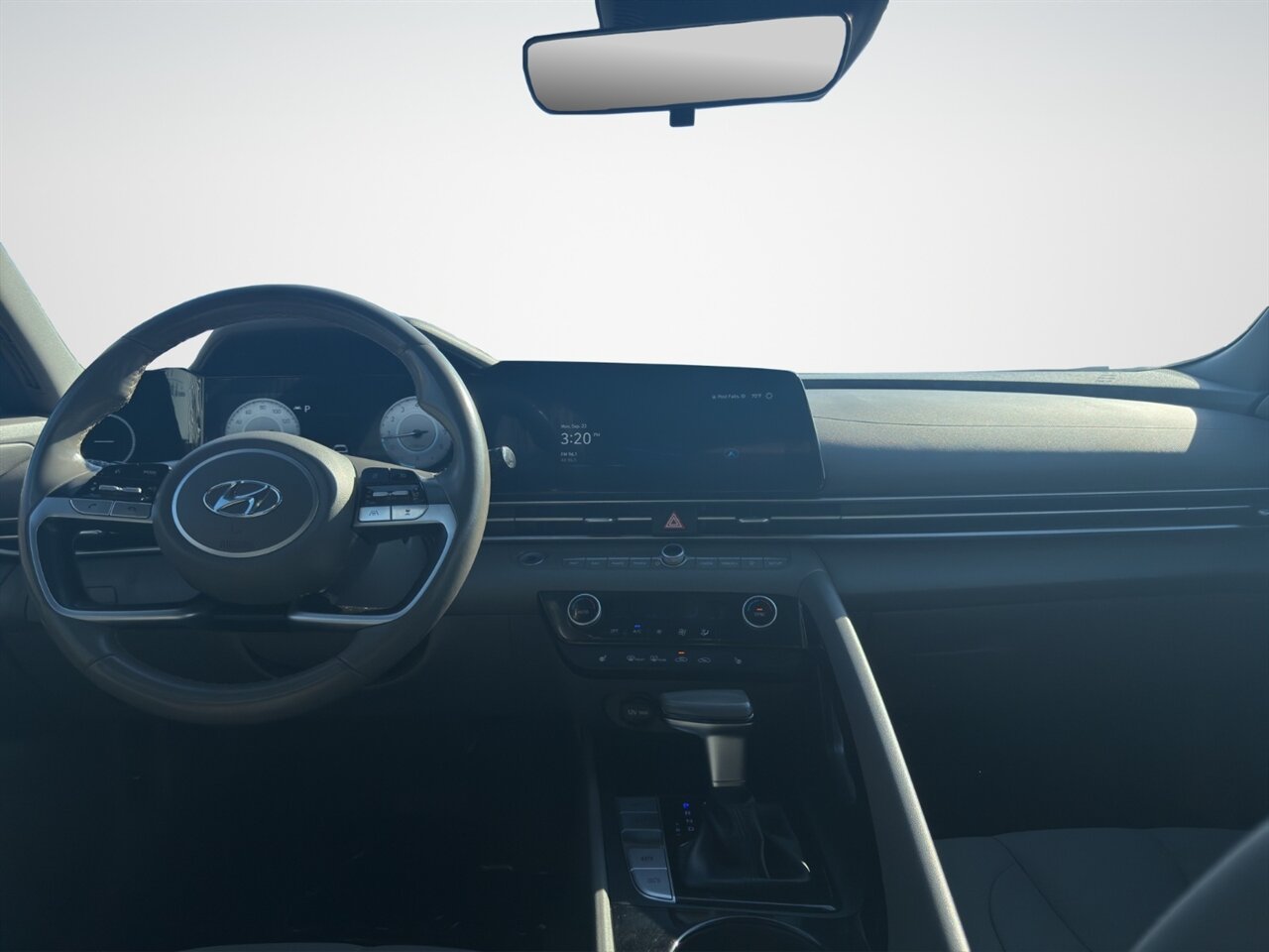 2023 Hyundai ELANTRA SEL Freshly Detailed, Serviced, Financing Available! - Photo 8 - Post Falls, ID 83854