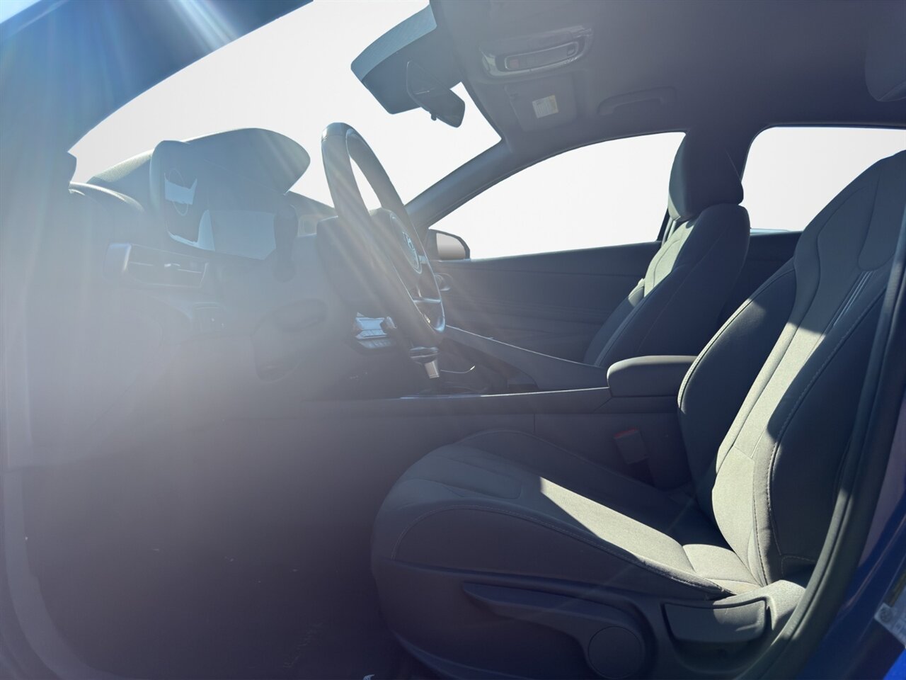 2023 Hyundai ELANTRA SEL.  Freshly Detailed, Serviced, Financing Available! - Photo 10 - Post Falls, ID 83854