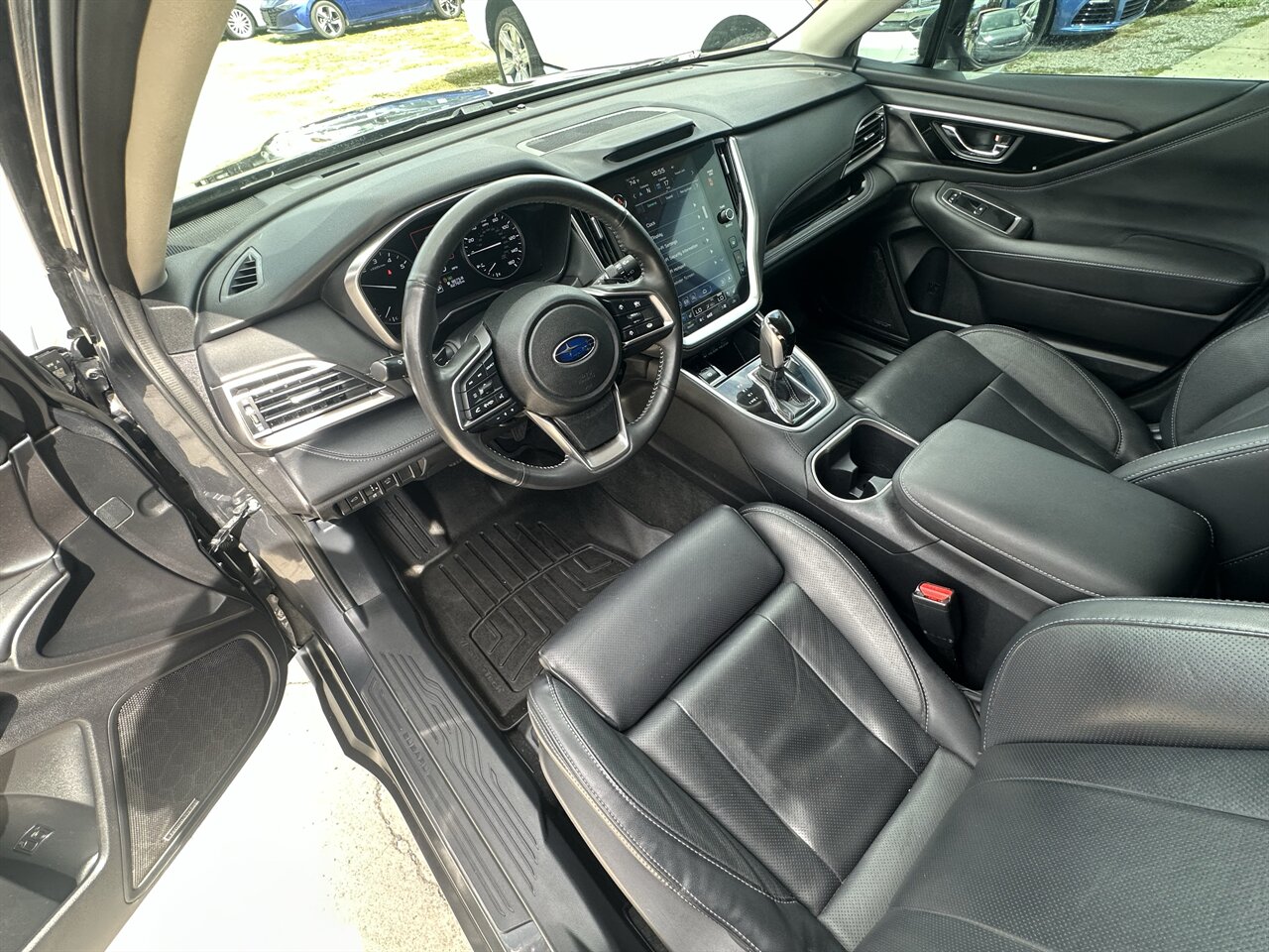 2023 Subaru Outback Touring XT. Fully Loaded - Heated and Cooled Front Seats, Navigation, Sunroof! - Photo 6 - Post Falls, ID 83854