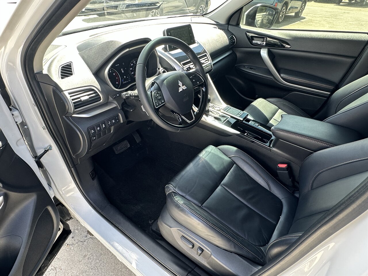 2019 Mitsubishi Eclipse Cross SEL. Fully Loaded! Heated Steering Wheel, Heated Front and Rear Seats, Sunroof! - Photo 4 - Post Falls, ID 83854