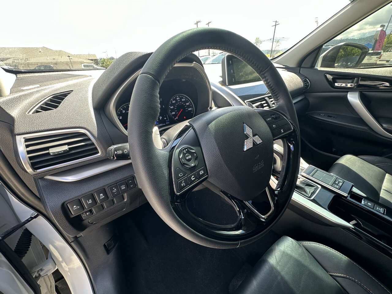 2019 Mitsubishi Eclipse Cross SEL. Fully Loaded! Heated Steering Wheel, Heated Front and Rear Seats, Sunroof! - Photo 9 - Post Falls, ID 83854