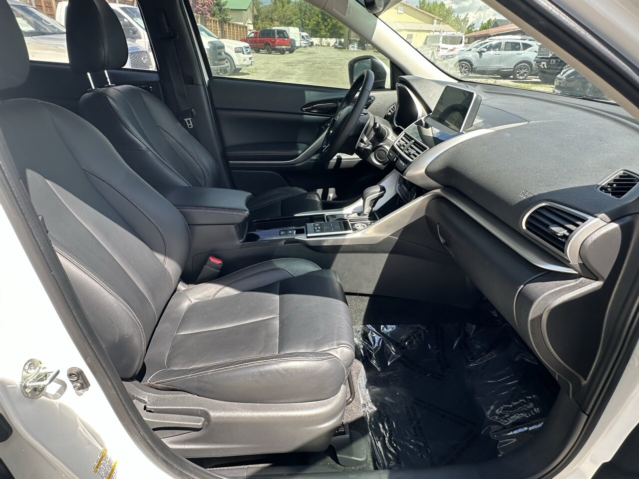 2019 Mitsubishi Eclipse Cross SEL. Fully Loaded! Heated Steering Wheel, Heated Front and Rear Seats, Sunroof! - Photo 8 - Post Falls, ID 83854