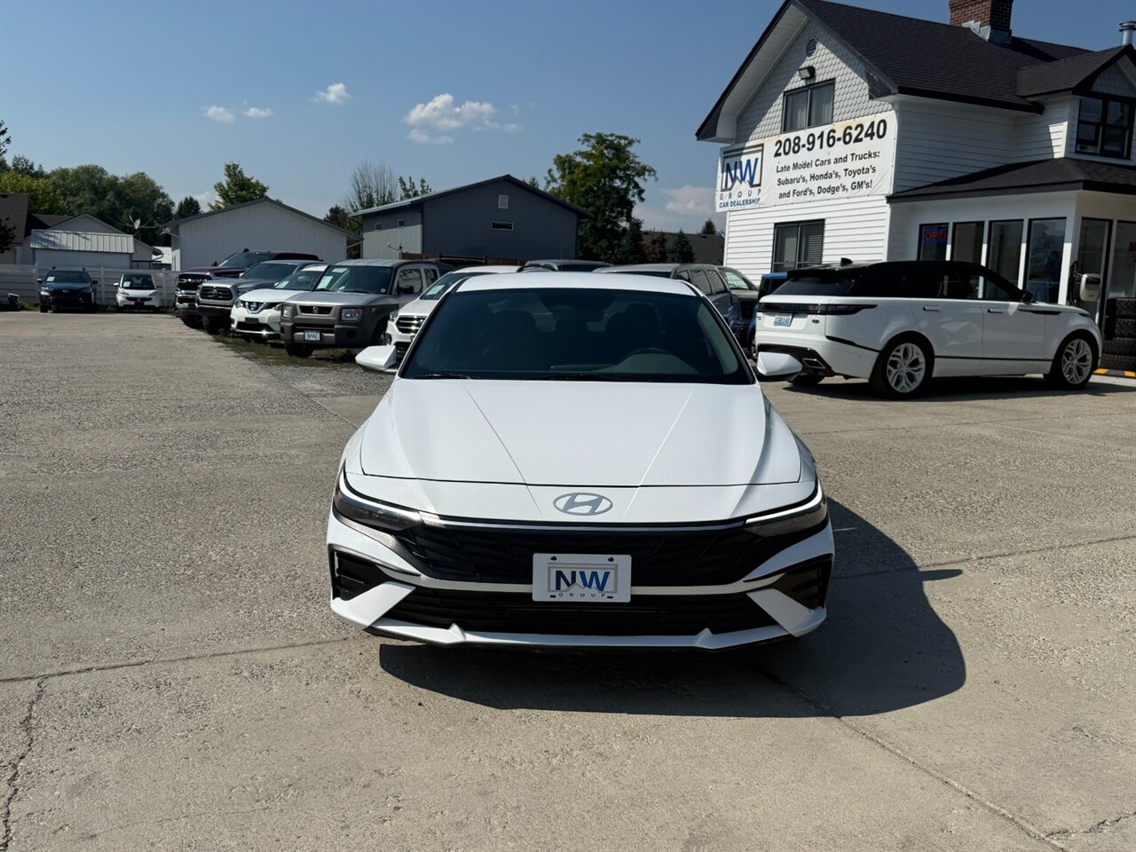 2024 Hyundai ELANTRA SE.  4k miles, Alloy Wheels, Nice Car! - Photo 2 - Post Falls, ID 83854