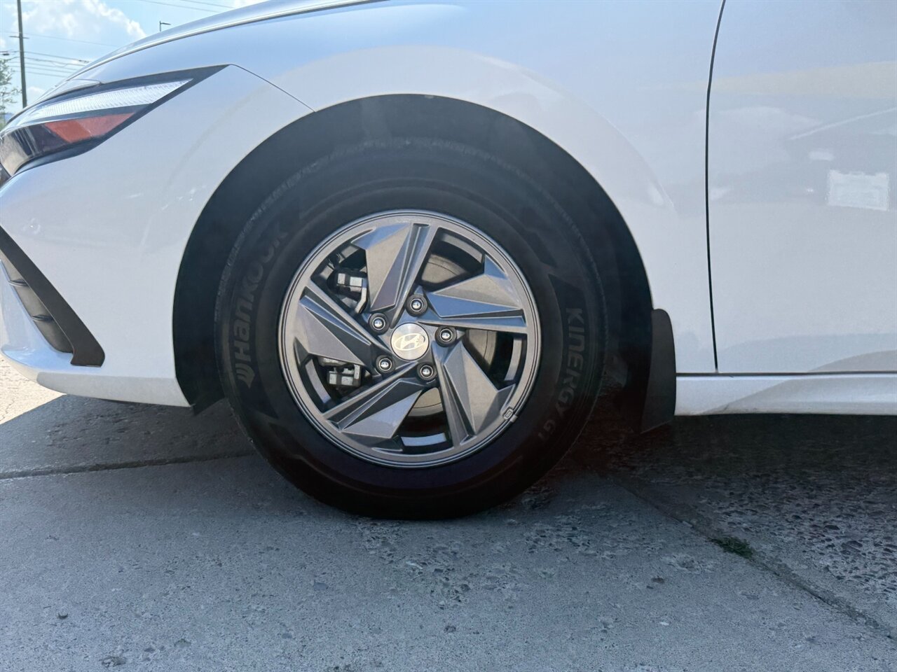 2024 Hyundai ELANTRA SE.  4k miles, Alloy Wheels, Nice Car! - Photo 5 - Post Falls, ID 83854