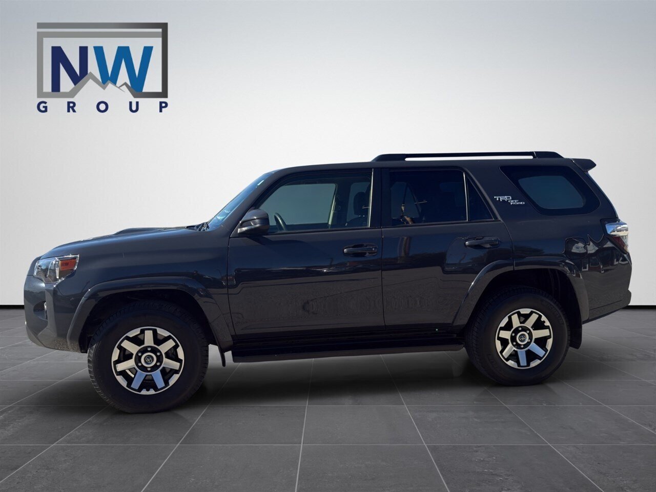 2024 Toyota 4Runner TRD Off-Road. New Tires, Clean Carfax, 4x4, Great Adventure SUV! - Photo 4 - Post Falls, ID 83854