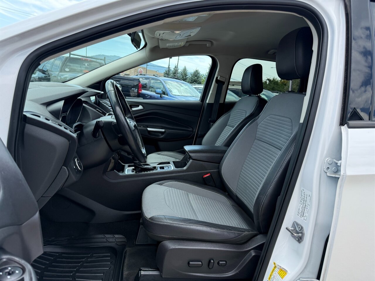2019 Ford Escape SE  68k miles, AWD,  New Tires! Nice SUV! - Photo 7 - Post Falls, ID 83854
