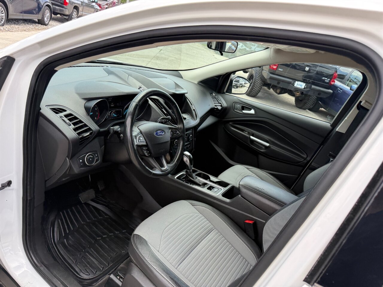 2019 Ford Escape SE  68k miles, AWD,  New Tires! Nice SUV! - Photo 8 - Post Falls, ID 83854