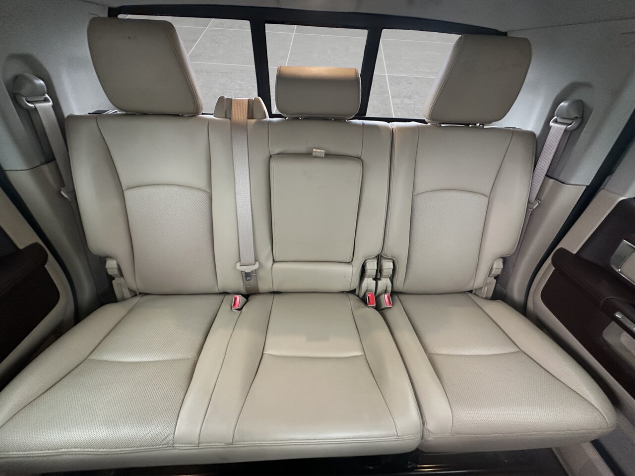 2015 RAM 3500 Laramie. Beautiful Shape! 4x4. Aisin Transmission! - Photo 7 - Post Falls, ID 83854