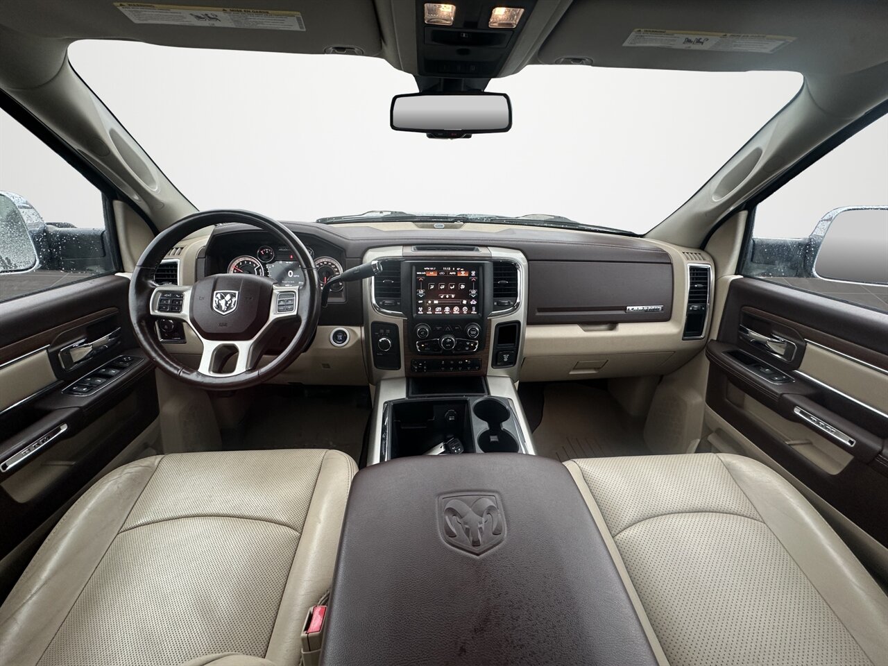 2015 RAM 3500 Laramie. Beautiful Shape! 4x4. Aisin Transmission! - Photo 4 - Post Falls, ID 83854