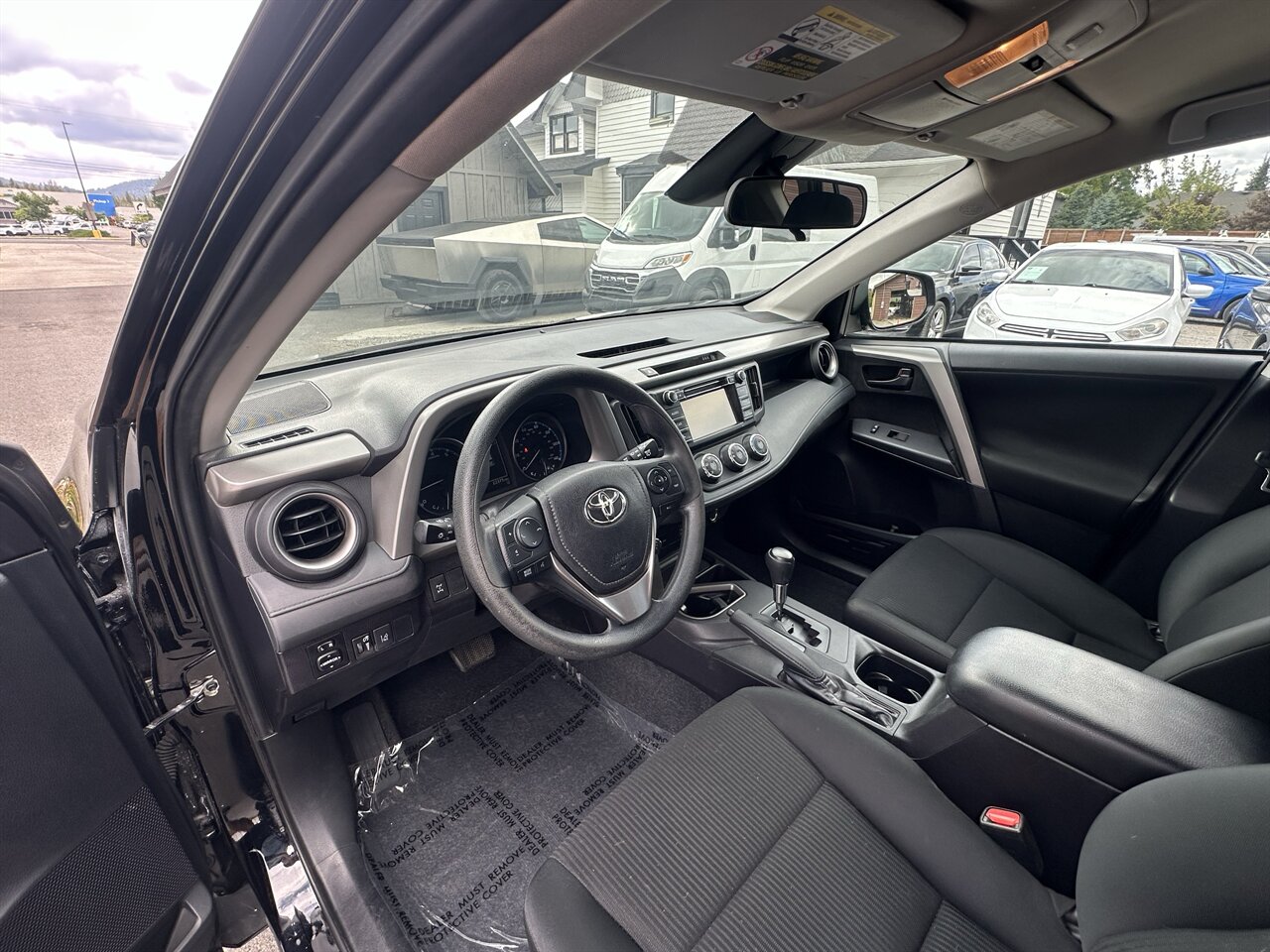 2018 Toyota RAV4 LE - Photo 5 - Post Falls, ID 83854