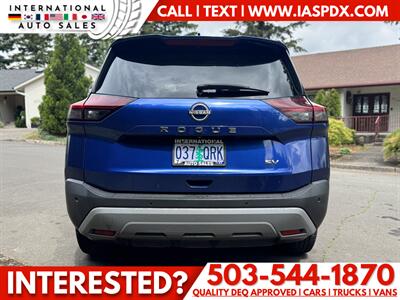 2023 Nissan Rogue SV   - Photo 4 - Portland, OR 97216