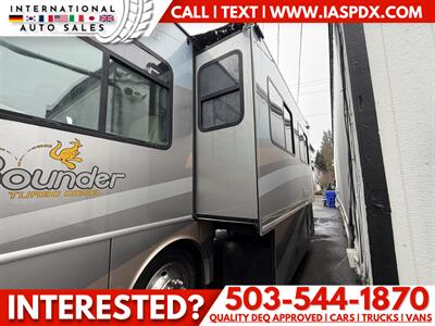 2006 FLEETWOOD RV BOUNDER - NON SMOKER   - Photo 6 - Portland, OR 97216