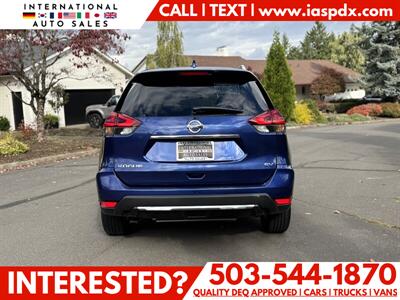 2018 Nissan Rogue SV   - Photo 4 - Portland, OR 97216