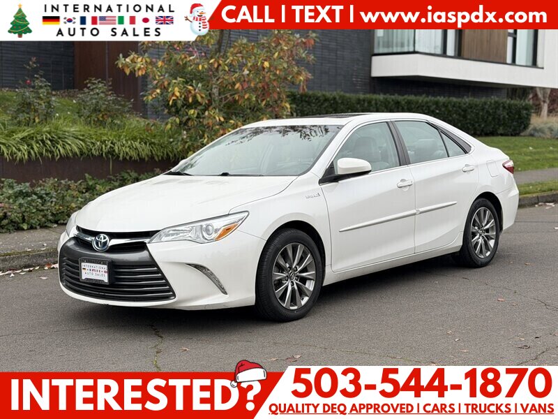 2017 Toyota Camry XLE Hybrid's photo