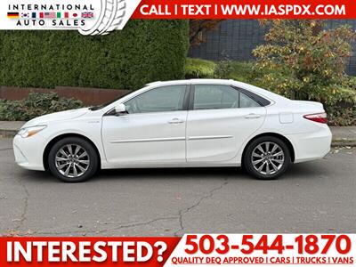 2017 Toyota Camry Hybrid LE - 42 MPG - Photo 2 - Portland, OR 97216