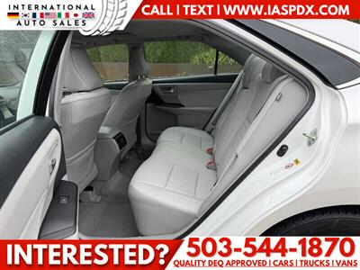 2017 Toyota Camry Hybrid LE - 42 MPG - Photo 10 - Portland, OR 97216