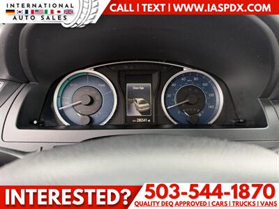 2017 Toyota Camry Hybrid LE - 42 MPG - Photo 13 - Portland, OR 97216