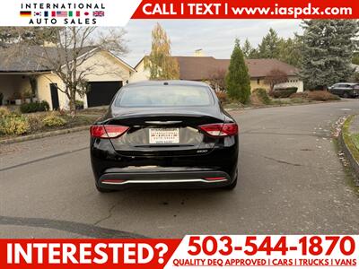 2016 Chrysler 200 Limited   - Photo 4 - Portland, OR 97216