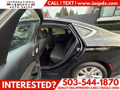 2016 Chrysler 200 Limited   - Photo 10 - Portland, OR 97216