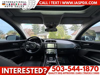 2018 Jaguar XE 25t Premium   - Photo 11 - Portland, OR 97216
