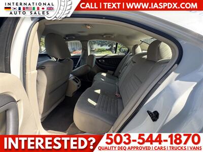 2010 Ford Taurus SE - Photo 12 - Portland, OR 97216