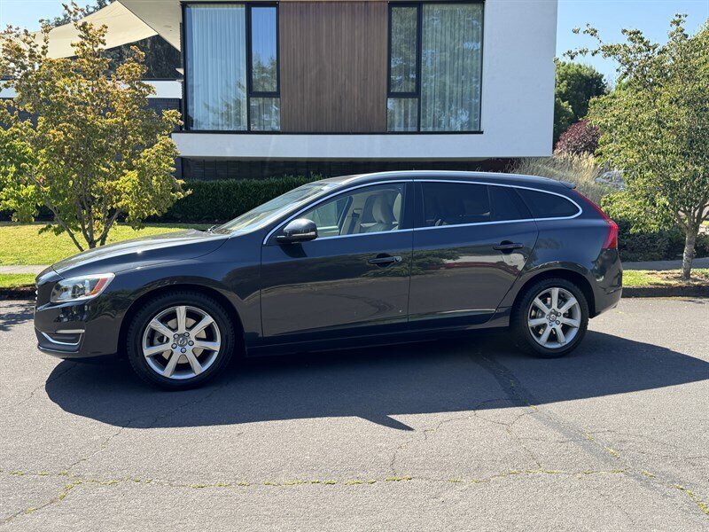 2016 Volvo V60 T5 Drive-E Premier  - 2.0L Turbo