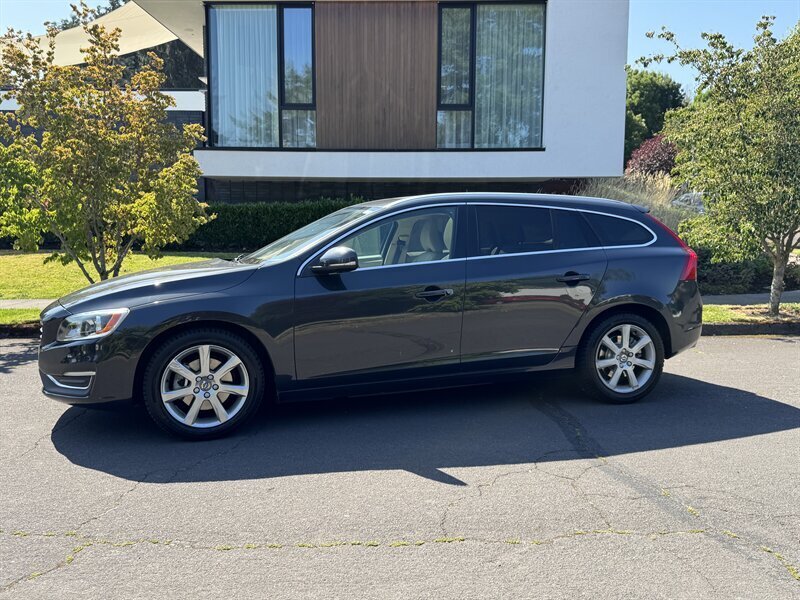2016 Volvo V60 T5 Drive-E Premier  - 2.0L Turbo