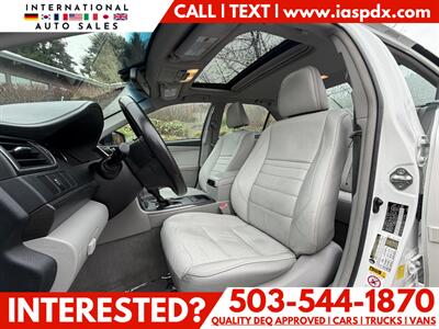 2017 Toyota Camry Hybrid LE   - Photo 9 - Portland, OR 97216