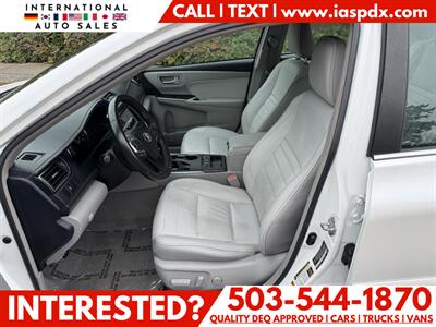 2017 Toyota Camry Hybrid LE   - Photo 8 - Portland, OR 97216