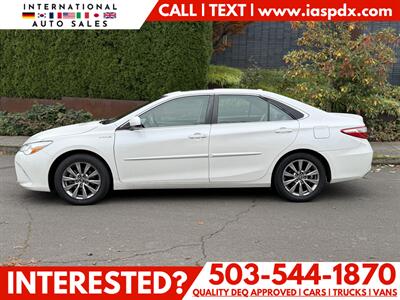 2017 Toyota Camry Hybrid LE   - Photo 2 - Portland, OR 97216