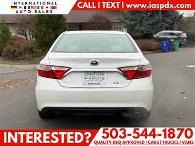 2017 Toyota Camry Hybrid LE   - Photo 4 - Portland, OR 97216