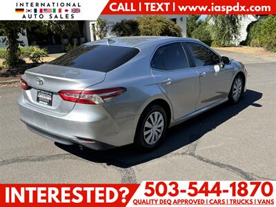 2019 Toyota Camry LE   - Photo 5 - Portland, OR 97216