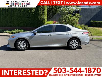 2019 Toyota Camry LE   - Photo 2 - Portland, OR 97216