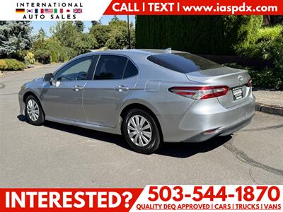 2019 Toyota Camry LE   - Photo 3 - Portland, OR 97216