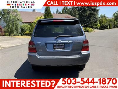 2004 Toyota Highlander   - Photo 4 - Portland, OR 97216